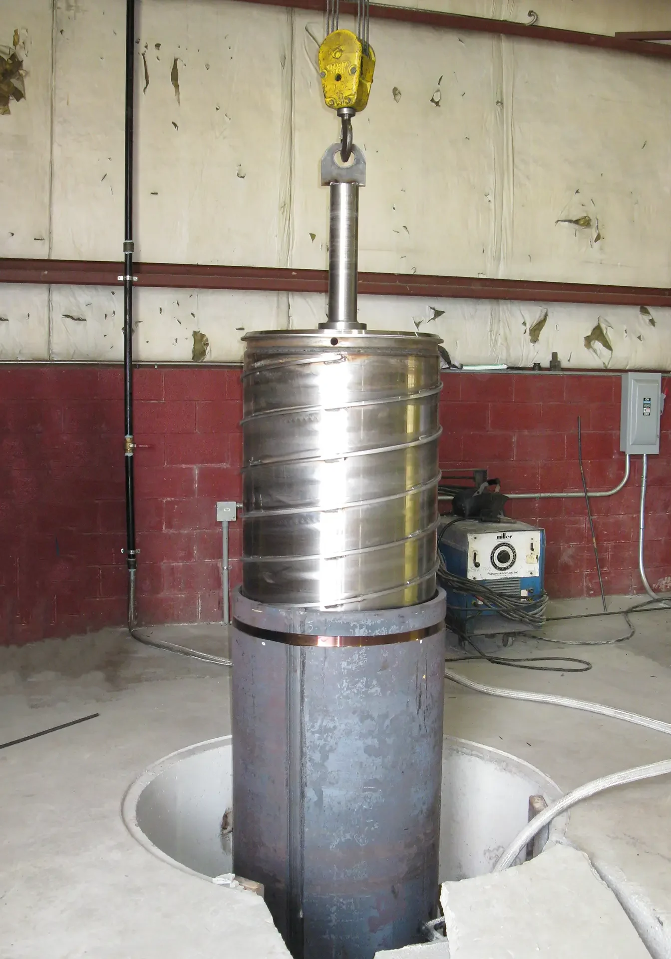 vertical shrink fit outer shell to prevent bypass